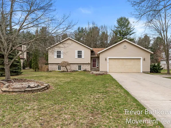 2065 Pleasant Oak Dr, Muskegon, MI 49445