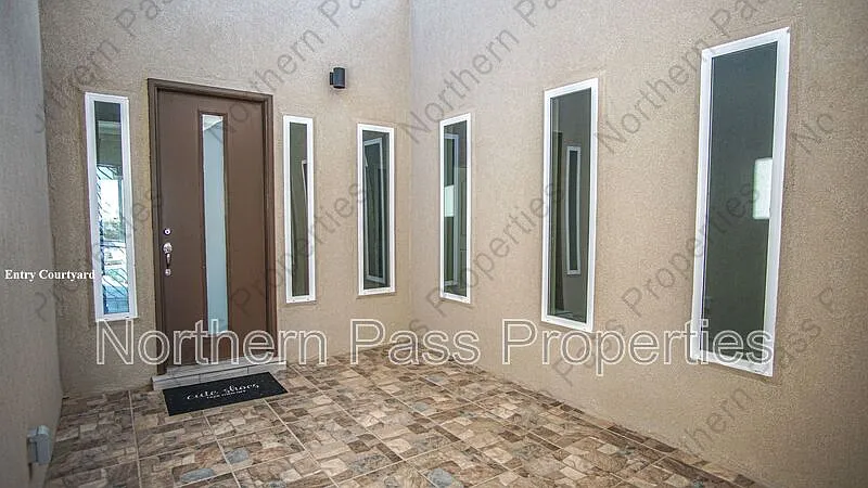 4 bed, 2.5 bath, 2227 sqft, $2,780 — Photo 4