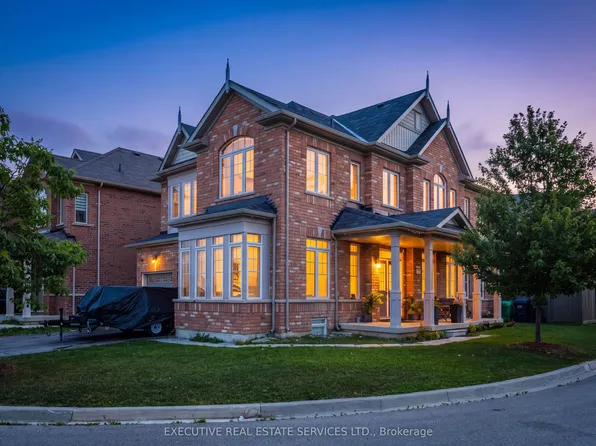 61 Truro Cir N, Brampton, ON L7A 4E6
