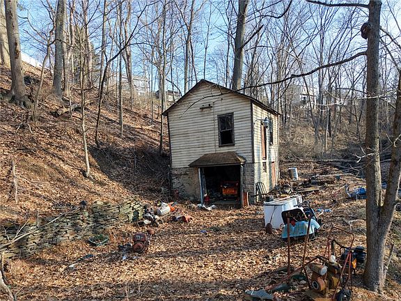 5th image of 803 Burchfield Rd