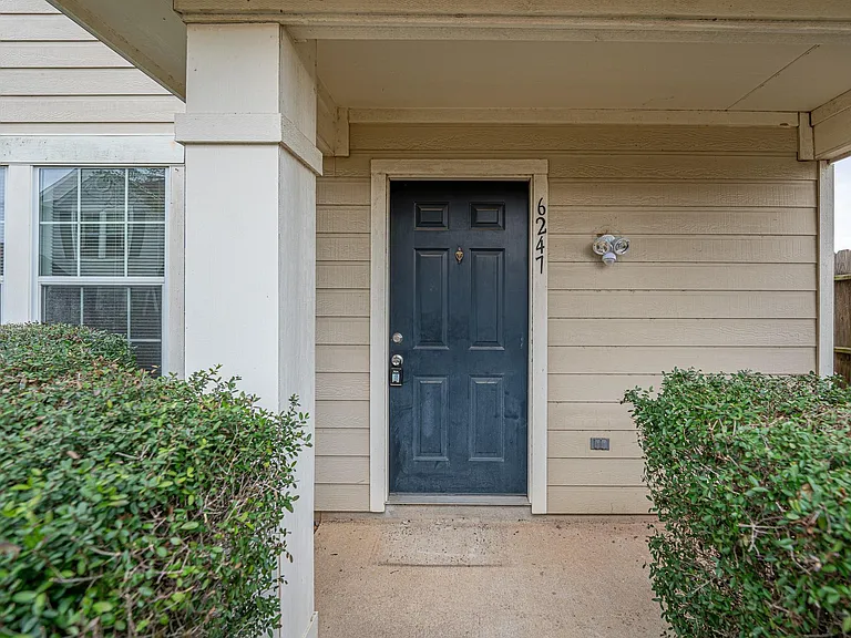 6247 Elton Knolls St — Photo 3