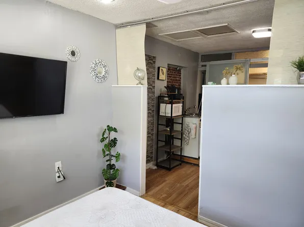 (undisclosed Address), Hallandale, FL 33009