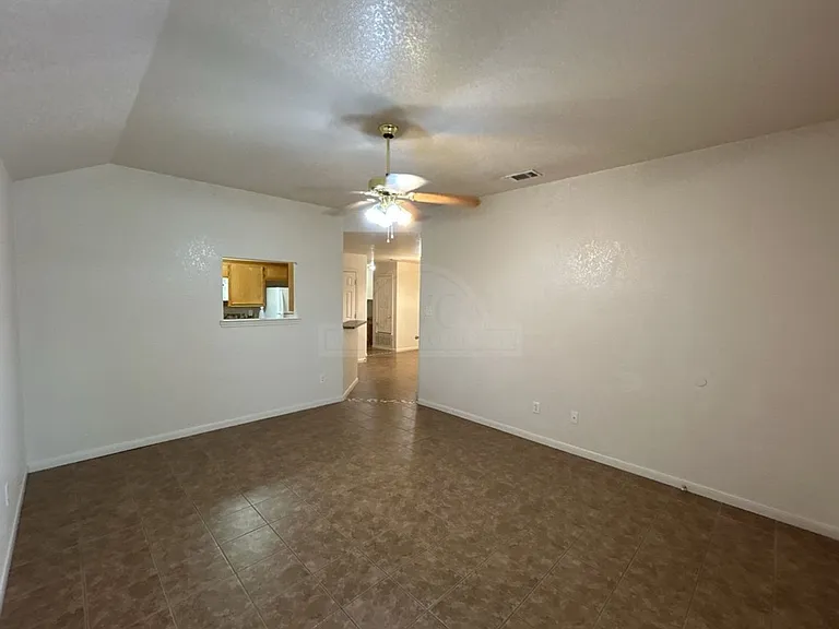 1107 Cinch Dr — Photo 6