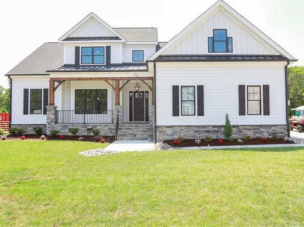 132 Breezy Point Dr, Yorktown, VA 23692