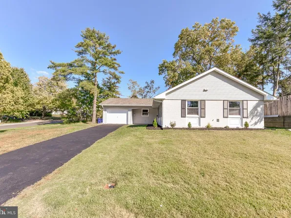 104 Plumtree Ln, Willingboro, NJ 08046