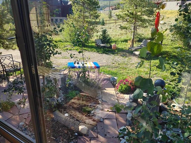455 Delaware Dr — Photo 16