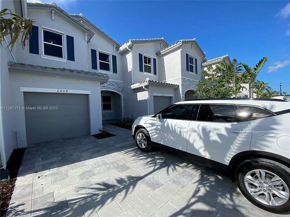 1st image of 2609 SE 11th St #2609