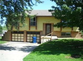 617 Zay Dr, Excelsior Springs, MO 64024