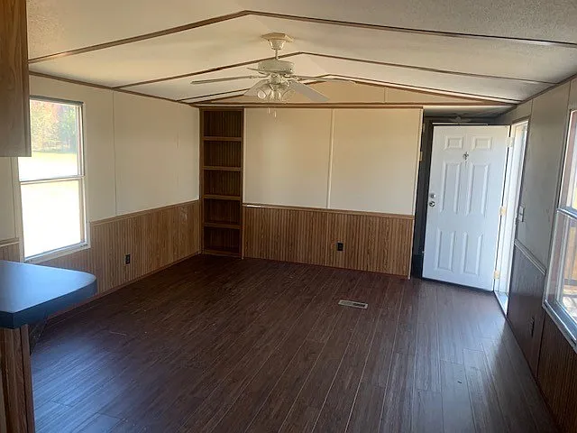 116 Carmen Ln — Photo 3
