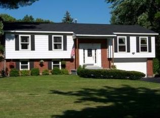 4 Kashmiri Ter, Clifton Park, NY 12065