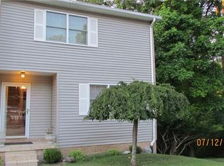 13 Saint Charles Pl, Charleston, WV 25314