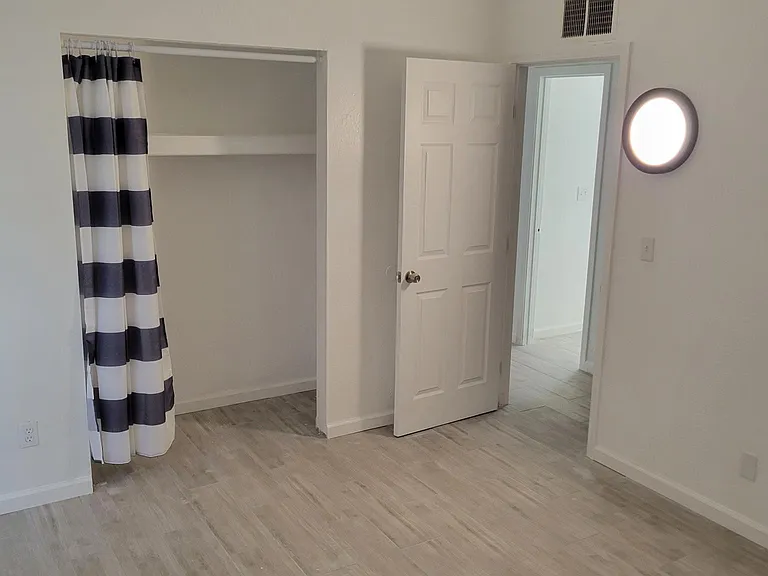 1574 E 29th Ave #4 — Photo 10