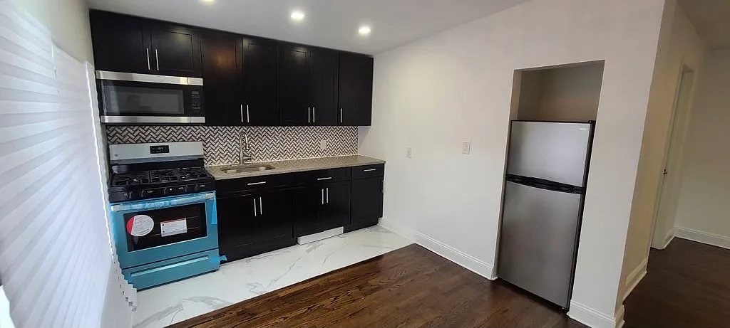 1 bed, $2,505 — Photo 3