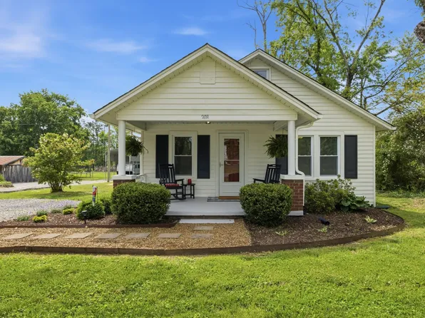 208 W South St, Greenbrier, TN 37073