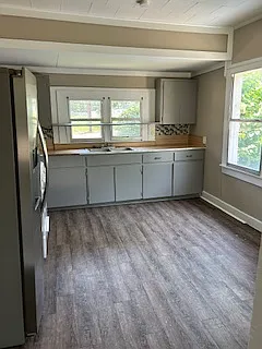 413 Moss Street - 1 — Photo 3