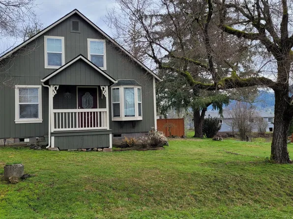 530 NE 5th St, Oakland, OR 97462