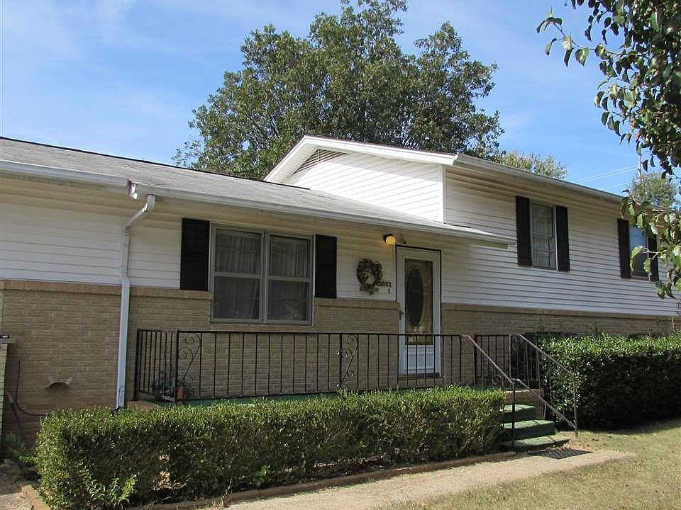 1st image of 10002 Hogan Dr SE