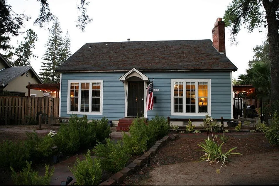 203 Folsom Rd photo 1