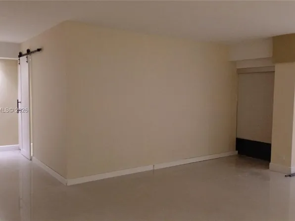 1800 NE 114th St APT 508, Miami, FL 33181