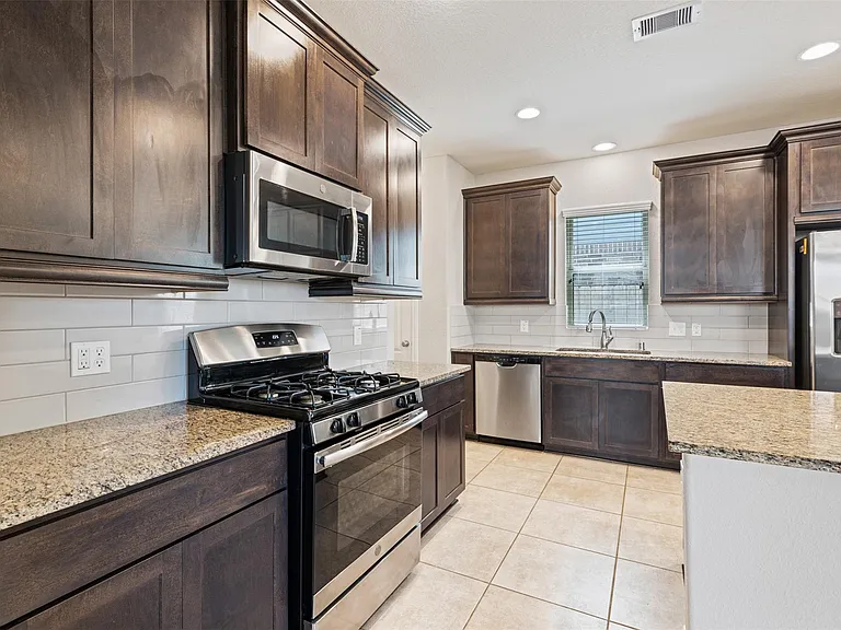 3009 Wedgewood Bay Ct — Photo 14