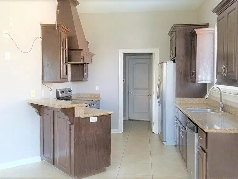 2428 Carianna Ave — Photo 6