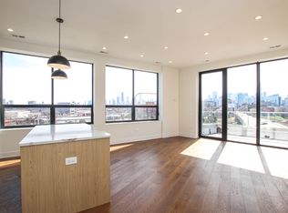 1001 N Milwaukee Ave APT 401, Chicago, IL 60642