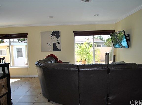 5th image of 128 W Margate Dr