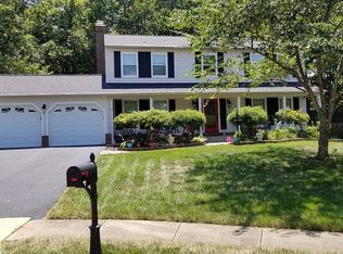 9101 Fishermans Ln, Springfield, VA 22153