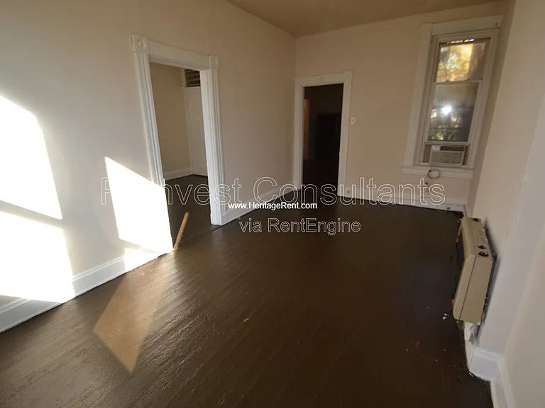 1042 Marshall Ave #2 — Photo 3