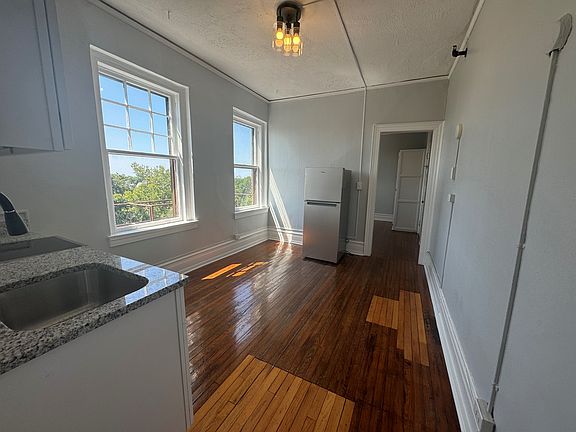 5th image of 420 Market St #0B-1Ba-352Sqft