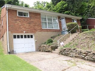 2047 Fairlawn St, Pittsburgh, PA 15221