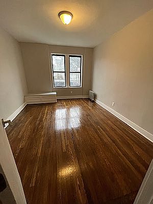 1st image of 837 E 22nd St #101