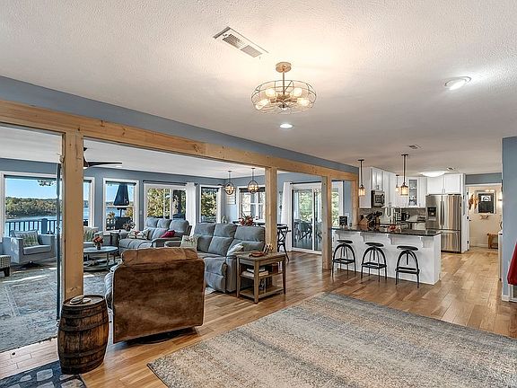 4th image of 337 Lake View Ln