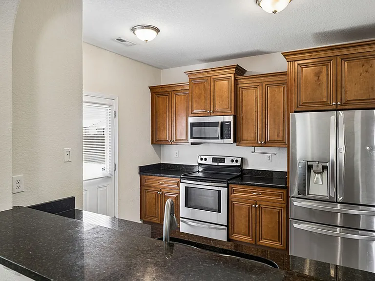 5003 Clifton St — Photo 14