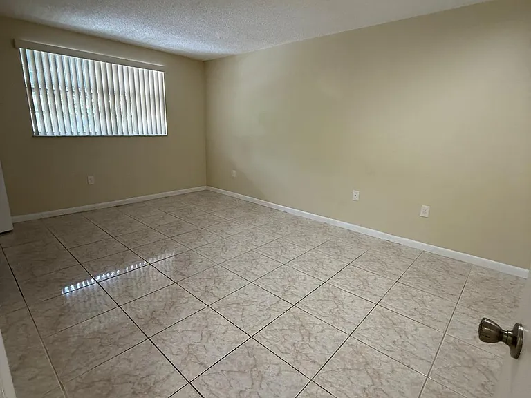 5232 SW 122nd Ter #5232 — Photo 13