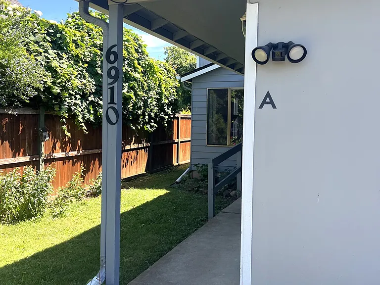 6910 SE Pardee St #A — Photo 3