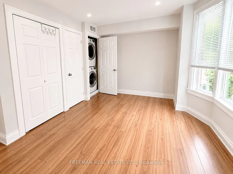 342 Howland Ave #UPPER — Photo 15