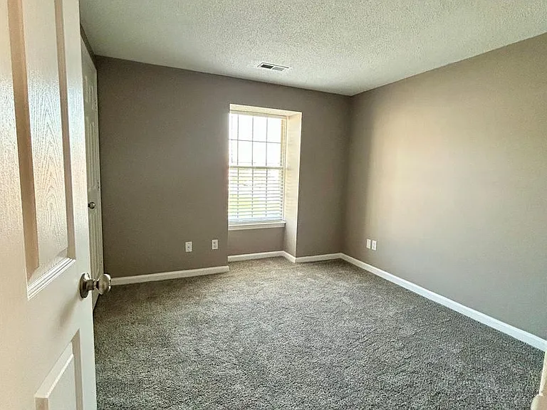 1610J Arlyn Cir — Photo 13