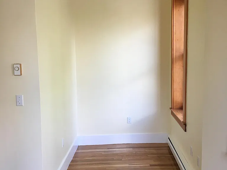 223 W Newton St #3 — Photo 4
