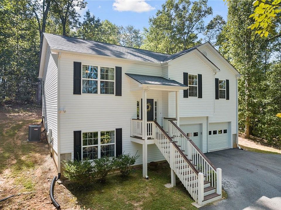 1st image of 605 Hampton Forest Trl