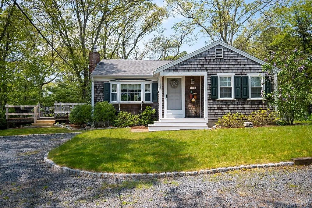 112 Sisson Rd — Photo 1