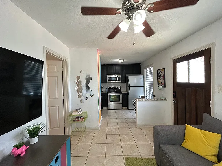 212 Montclair Ave — Photo 3