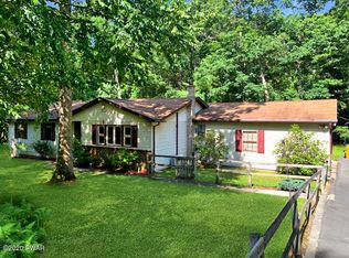 180 N Lake Shore Dr, Dingmans Ferry, PA 18328