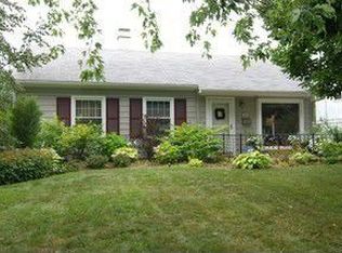 526 Cherry Ln, Glenview, IL