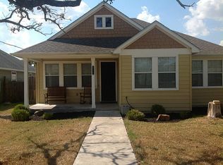 971 S Navarro St, Giddings, TX 78942