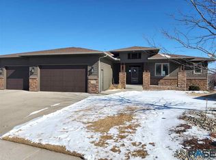 1708 W Grand Arbor Cir, Sioux Falls, SD 57108