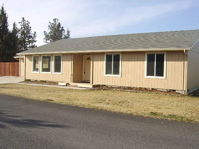 20683 Liberty Ln — Photo 1