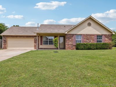 636 S Division St, Coweta, OK, 74429