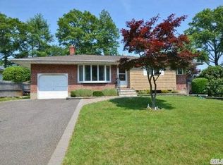 3 Rita Cres, Commack, NY 11725
