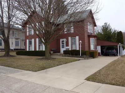 1397 8th Ave, Belle Plaine, IA, 52208